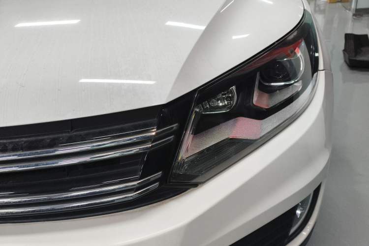 Used Volkswagen Tiguan 2017 300TSI Automatic Two-Wheel Drive Silk Road Comfort Edition
