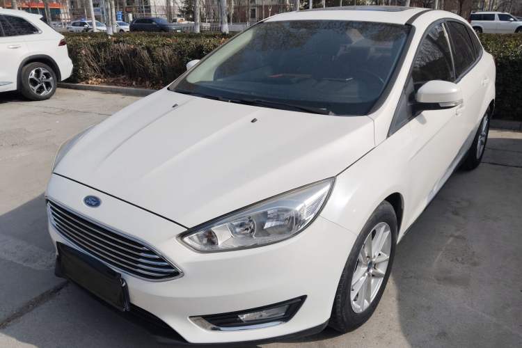 Used Ford Focus 2015 Sedan EcoBoost 125 Automatic Supreme Style Edition