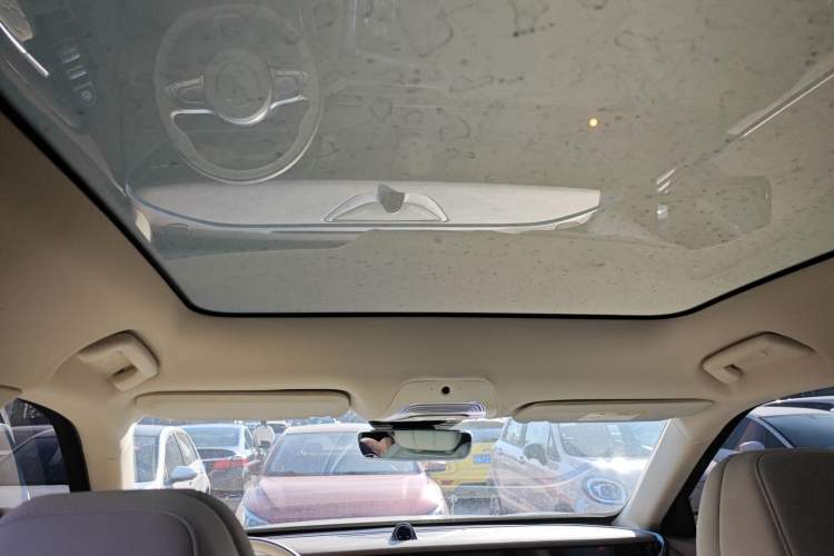 Used VOYAH FREE 2021 Four-Wheel Drive Standard Range-Extended Exclusive Luxury Package
