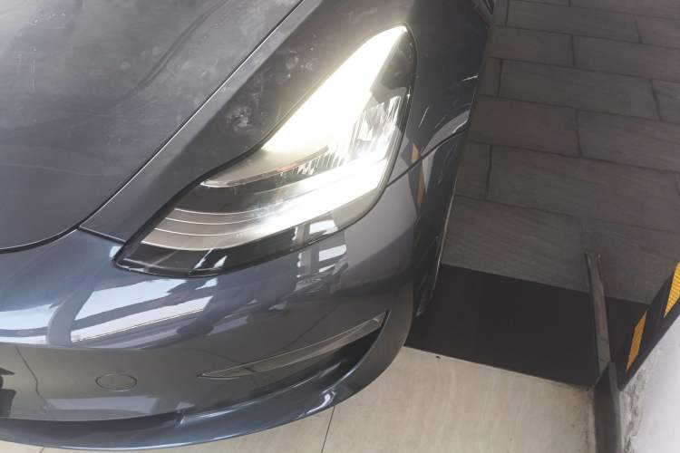 Used Tesla Model 3 2019 Long-Range Rear-Wheel-Drive Version