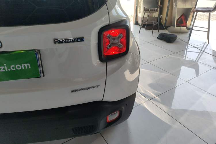 Used  Renegade 2017 180T Automatic Kinetic Edition+