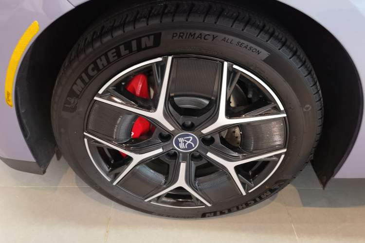 Used BYD Han 2024 EV Glory Edition 715KM Front-Wheel-Drive Flagship Model
