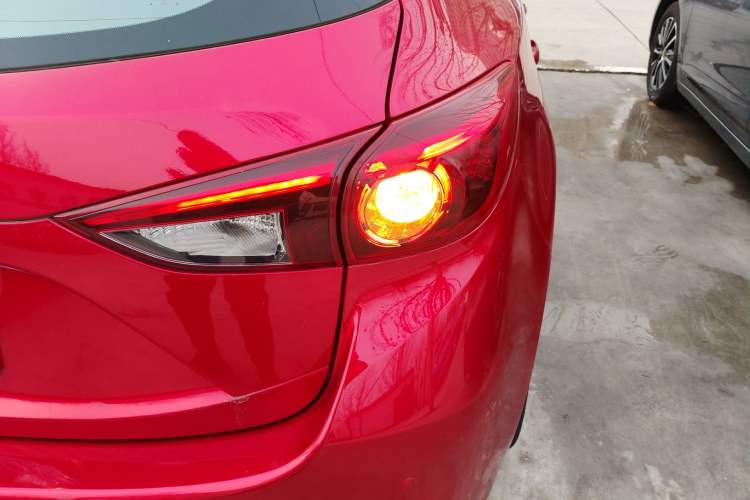 Used Mazda Mazda 3 Axela 2017 Hatchback 2.0L Automatic Sport Model China V Emission Standard