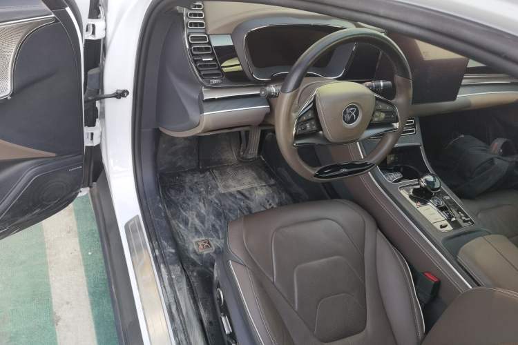 Used BYD Han 2022 EV Genesis Edition 715 km Front-Wheel-Drive Flagship Model
