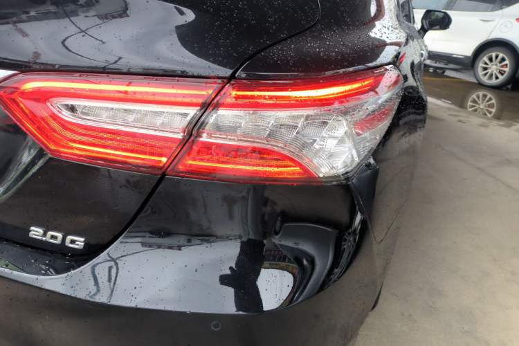 Used Toyota Camry 2021 2.0G Luxury Edition
