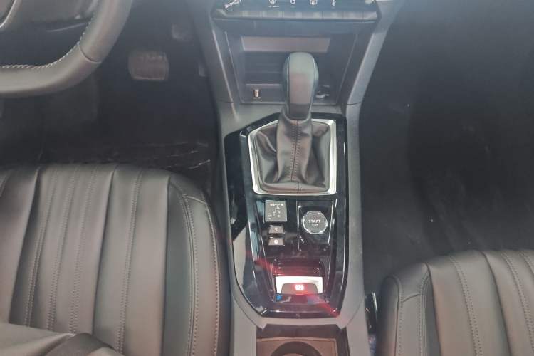 Used Peugeot 408 2022 1.6T Light-Chasing Edition
