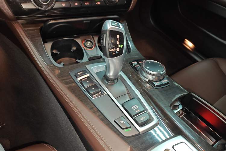 Used BMW 5 Series 2014 525Li Luxury Design Package