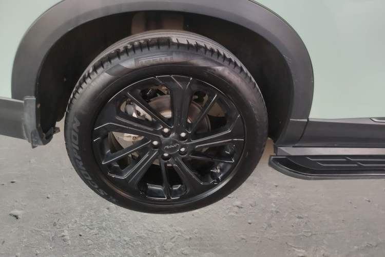 Used Dongfeng Aeolus Huge 2022 Mach Dual-Motor 1.5T MHD Dare-to-Dream Edition