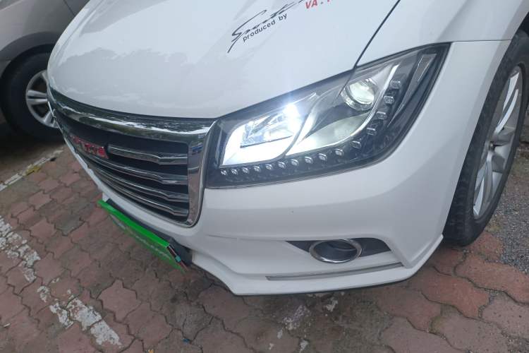 Used Haval H2 2016 Red-Label 1.5T Automatic Two-Wheel Drive Luxury Model
