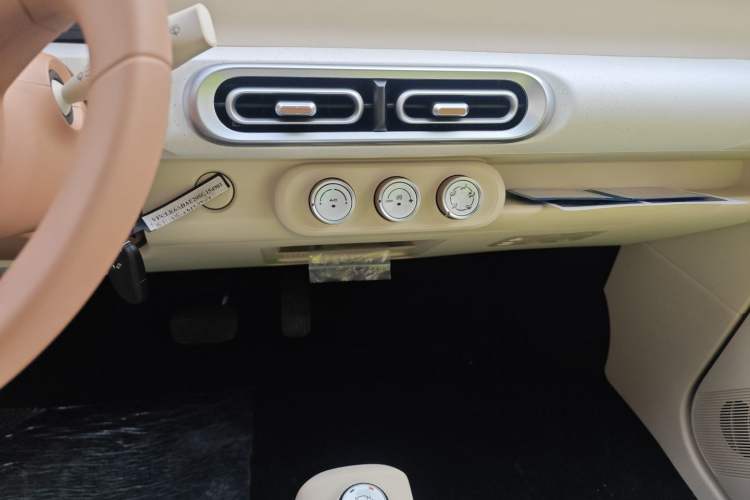 Used Wuling Hongguang MINIEV 2024 3rd Generation 215km Youth Edition
