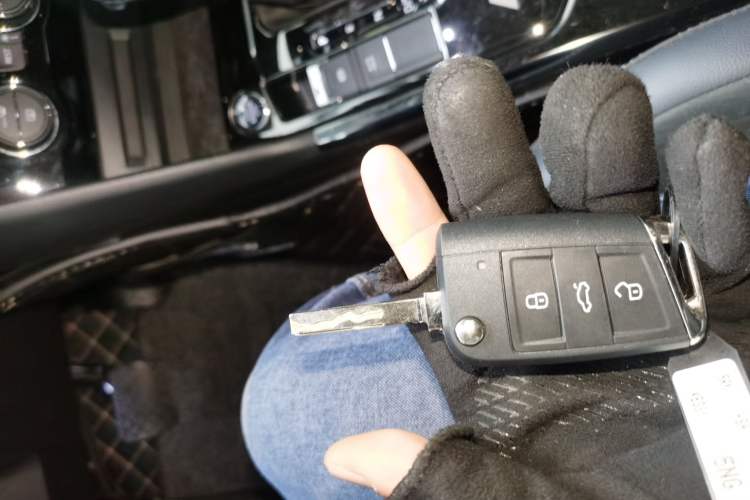 Used Volkswagen Tiguan L 2019 Updated Version 330TSI Automatic Two-Wheel Drive Panoramic Comfort Edition China VI Standard