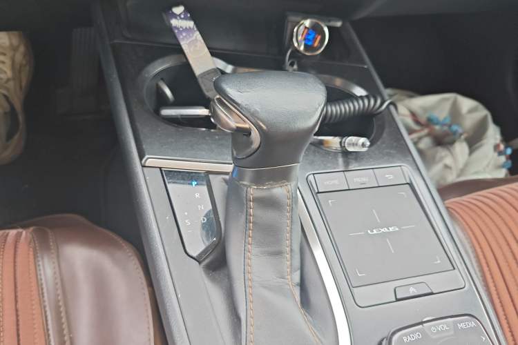 Used Lexus UX 2020 260h Explore-Cool Edition