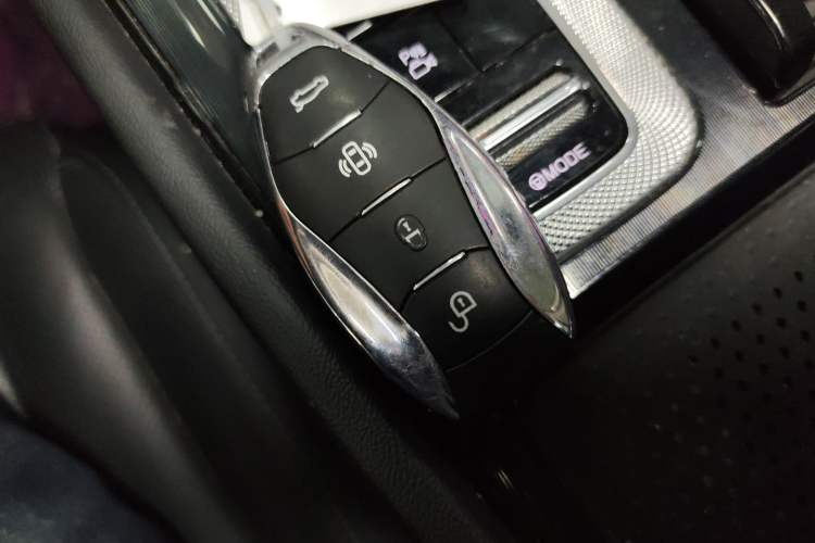 Used Hongqi H5 2023 2.0T Automatic Smart Connect Flagship Edition
