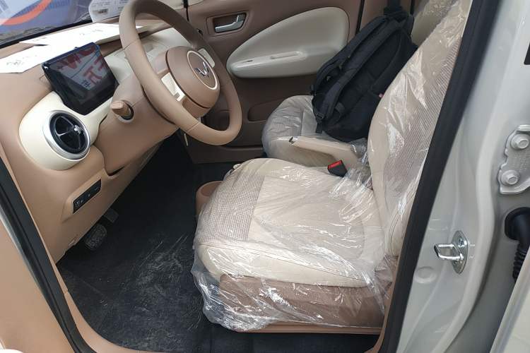 Used Wuling Hongguang MINIEV 2025 Four-Door Version Advanced Edition
