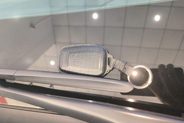 Used Toyota Highlander 2023 2.5L Smart Electric Hybrid Dual-Engine Four-Wheel Drive Prestige Version – 7 Seats
