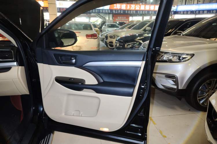 Used Toyota Highlander 2018 2.0T Two-Wheel Drive Elite Edition 7 Seats China VI Standard
