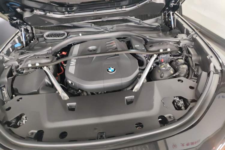 Used BMW 7 Series 2023 735Li Luxury Package
