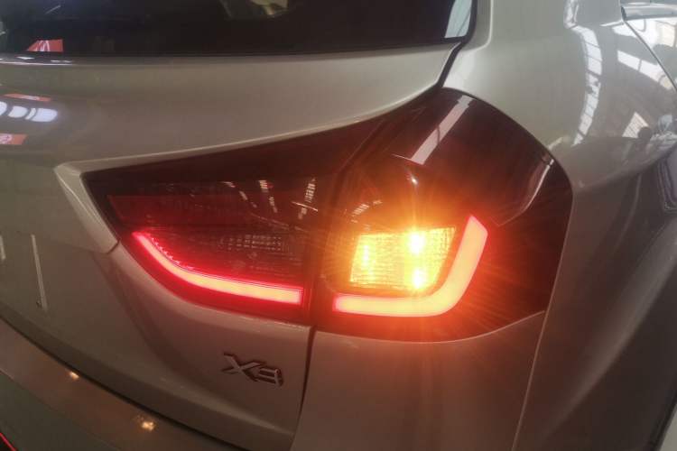 Used Geely Auto Vision X3 2019 Upgraded Model 1.5L CVT Elite Version
