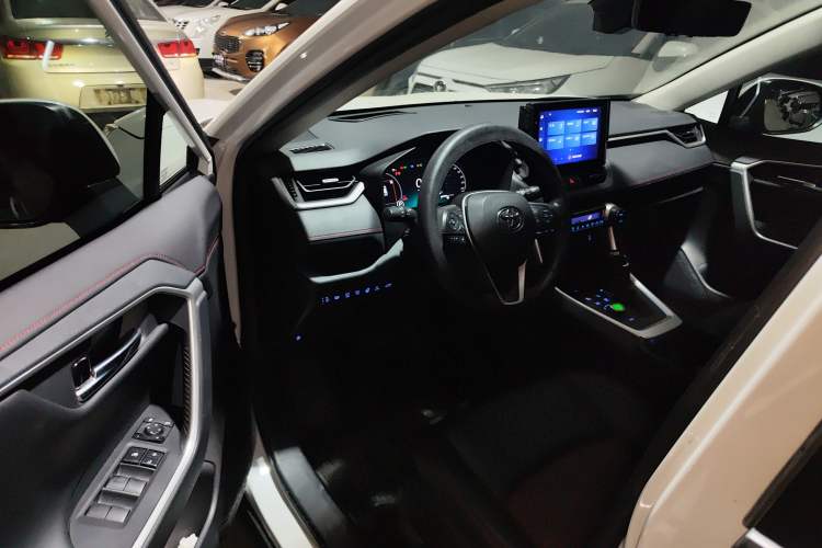 Used Toyota RAV4 Rongfang Plug-in Hybrid 2021 2.5L 4x4 Flagship Pro
