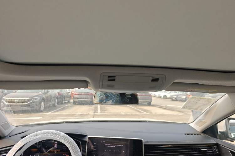 Used Volkswagen Sagitar 2025 Facelifted 300TSI DSG Flyover Edition