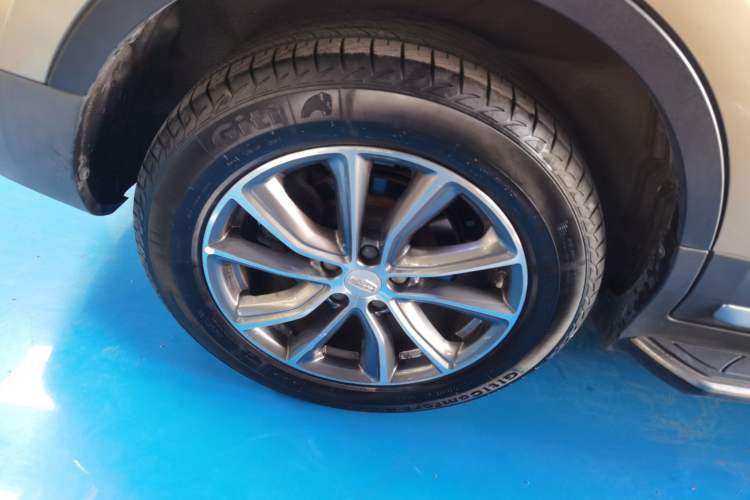 Used Geely Auto Emgrand X7 Sport 2018 1.8TD Automatic Two-Wheel Drive Smart 4G Connected Version
