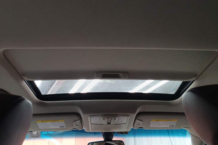 Used Infiniti QX50 2013 2.5L Two-Wheel-Drive Elegant Edition