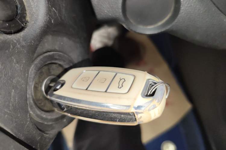 Used Baojun 310 2016 1.2L manual Comfort trim level
