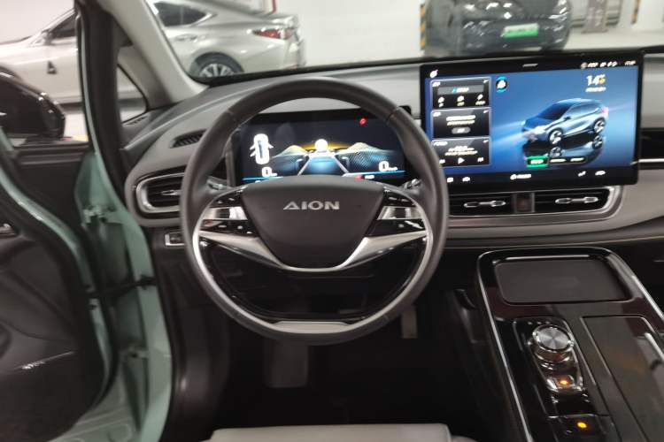 Used AION V 2021 Plus 70 Super Fast Charging Version Ternary Lithium
