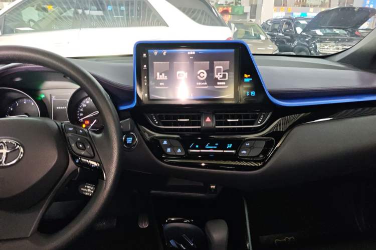 Used Toyota IZOA 2020 2.0L Enjoy Edition