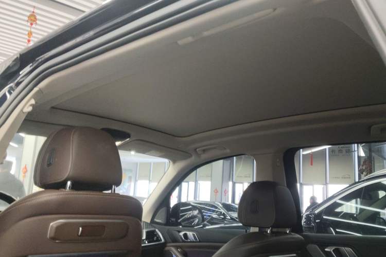 Used BMW X5 2023 xDrive 30Li Luxury M Sport Night Edition Package
