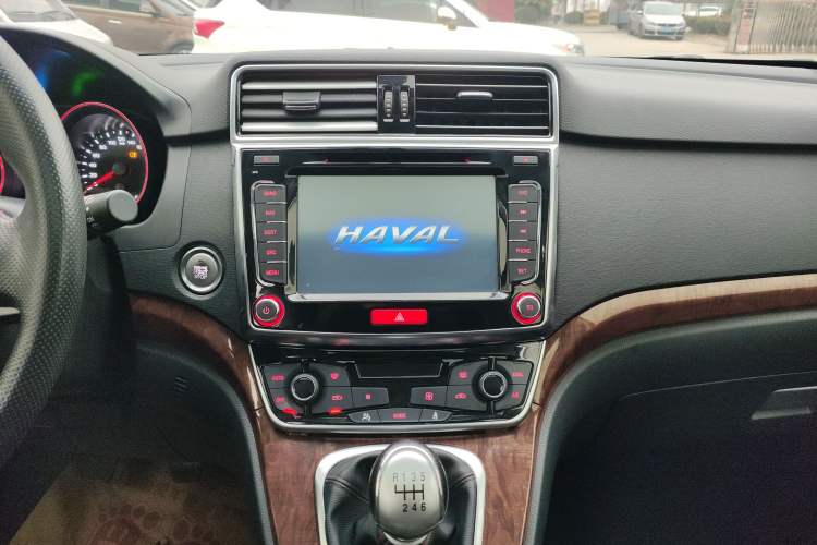 Used Haval H6 2015 Revised Version Sport Edition 1.5T Manual Transmission Two-Wheel Drive Elite Grade