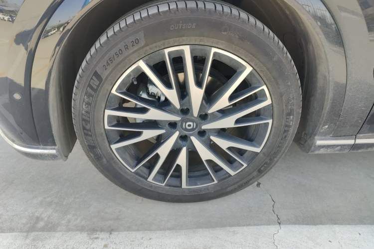 Used  Q07 2025 215 Flagship PLUS
