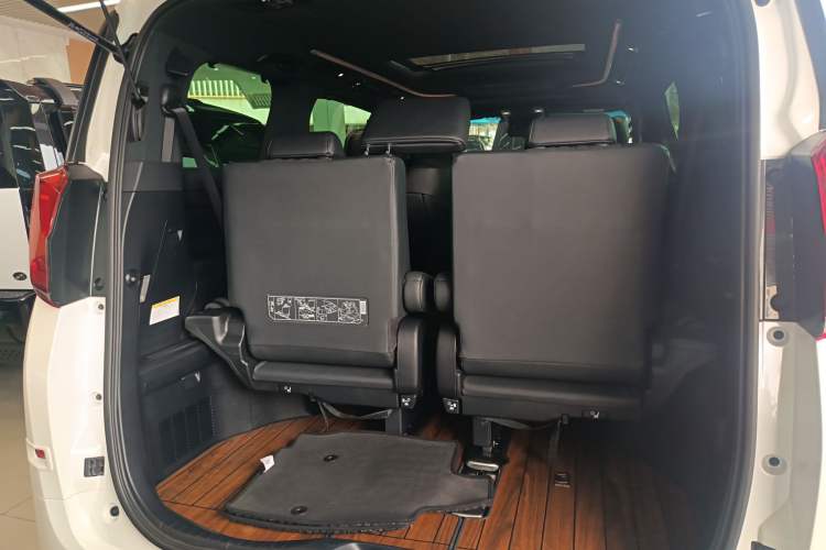 Used Toyota Alphard 2021 Dual-Motor 2.5L Premium Edition