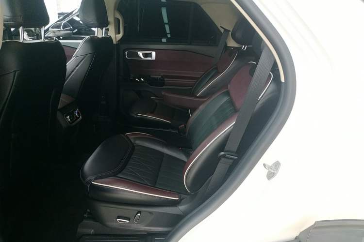 Used Ford Explorer 2023 EcoBoost 285 Four-Wheel Drive Titanium Edition 6 Seats