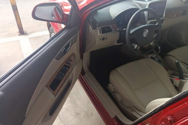 Used Buick Excelle 2015 1.5L Automatic Classic Model
