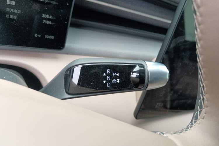 Used XPeng X9 2025 650 Long-Range Max
