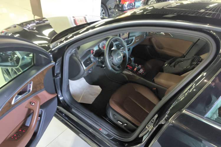 Used Audi A6L 2018 30th Anniversary Edition 45 TFSI quattro Sport model
