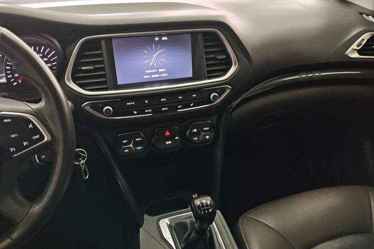 Used GAC Trumpchi GS4 2017 235T Manual Two-Wheel Drive Luxury Edition