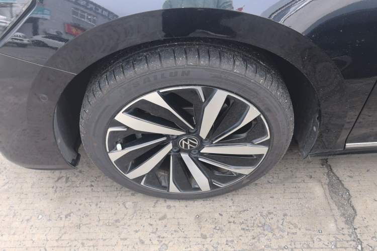 Used Volkswagen Passat 2022 330TSI Starry Luxury Edition – Exclusive Special Edition