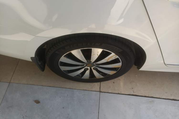 Used Volkswagen Sagitar 2015 230TSI Automatic Luxury Model
