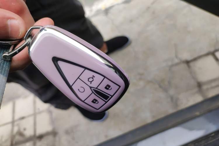 Used Changan UNI-V 2022 1.5T Prestige Version
