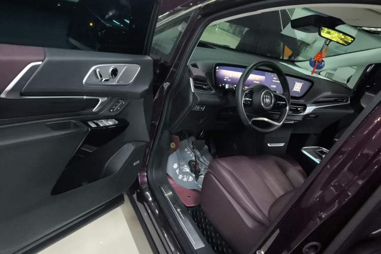 Used Buick Century 2023 2.0T Six-Seater Yinshi Edition
