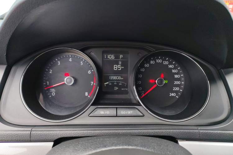 Used Volkswagen Lavida 2015 1.6L Automatic Comfort Edition
