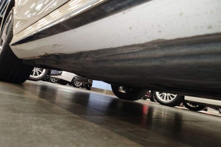 Used Mercedes-Benz E-Class 2017 E 300 L Sporty and Stylish Model