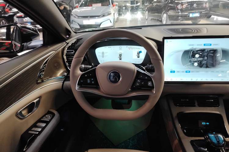 Used BYD Han 2025 DM-i Intelligent Driving Edition 125KM LiDAR Flagship Model
