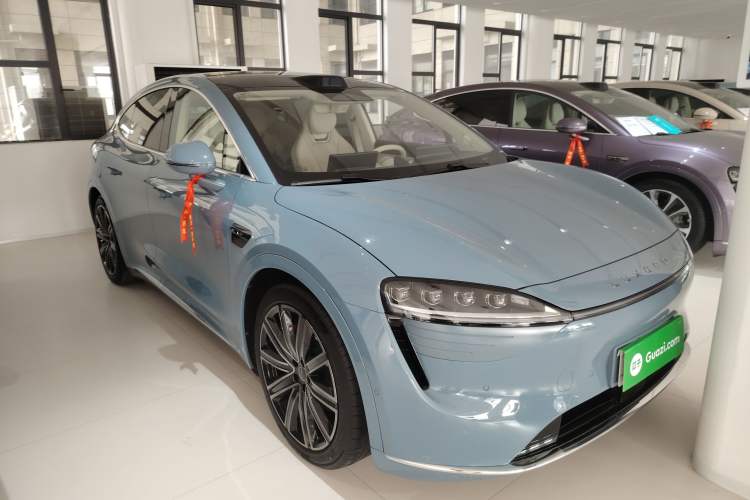 Used Hima Luxeed R7 2024 All-Electric 736 km Ultra
