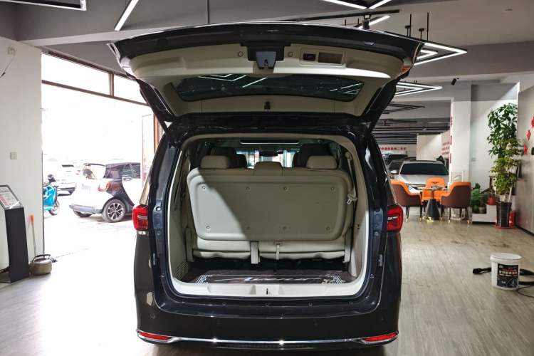 Used Buick GL8 2022 Land Business Class 652T Luxury Model
