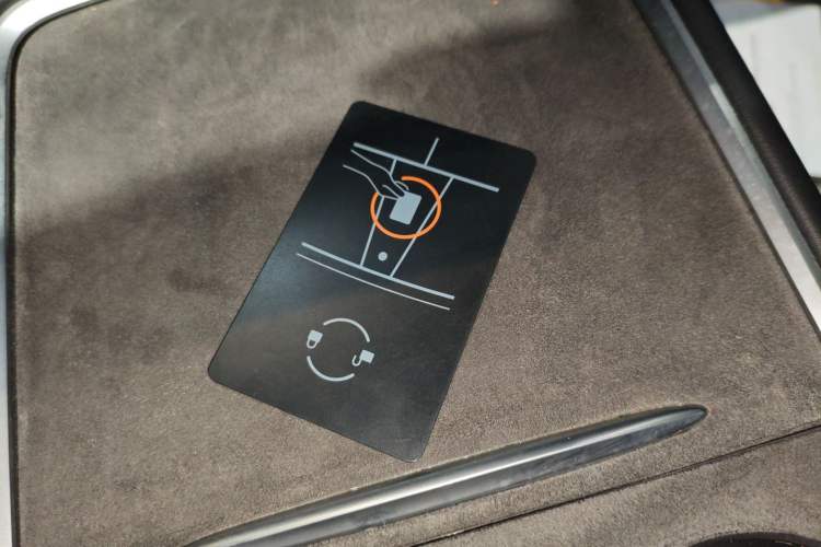 Used Tesla Model Y 2022 Long-Range All-Wheel-Drive Version
