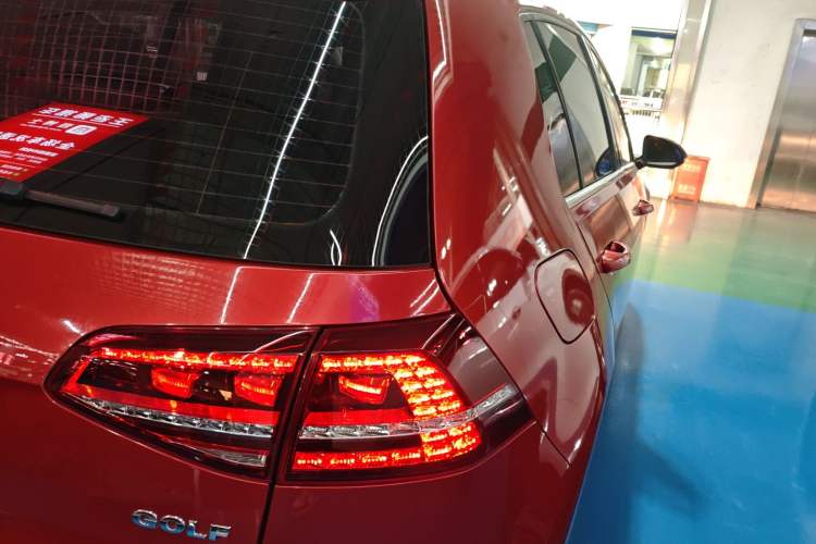 Used Volkswagen Golf 2017 1.6L Automatic Comfort Million-Vehicle Anniversary Edition