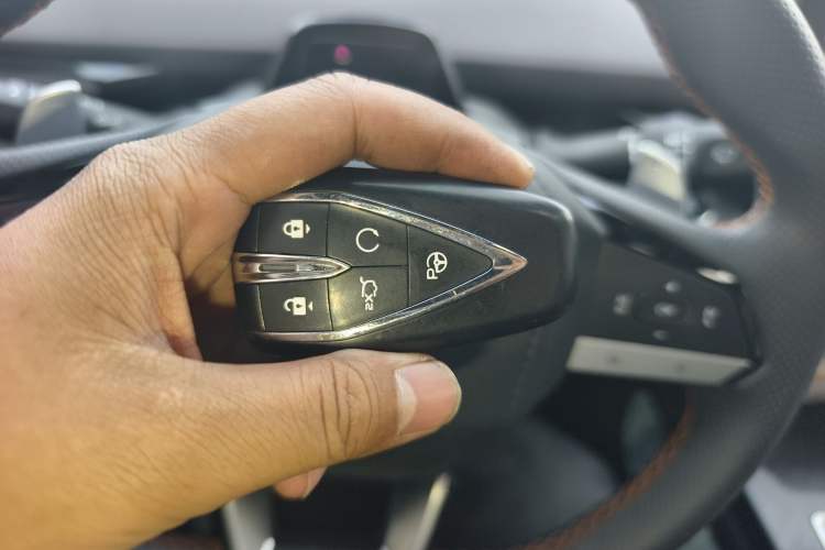 Used Changan UNI-V 2022 1.5T Smart Navigation Version
